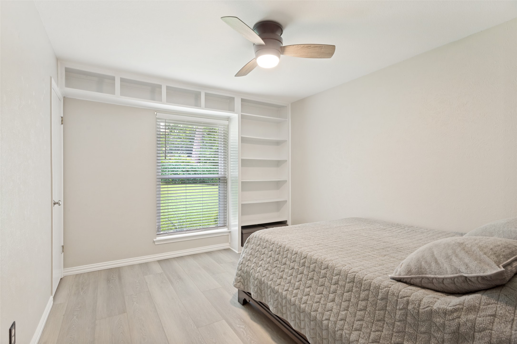 4202 Blossom Trail Arlington TX 76016