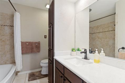 4202 Blossom Trail Arlington TX 76016