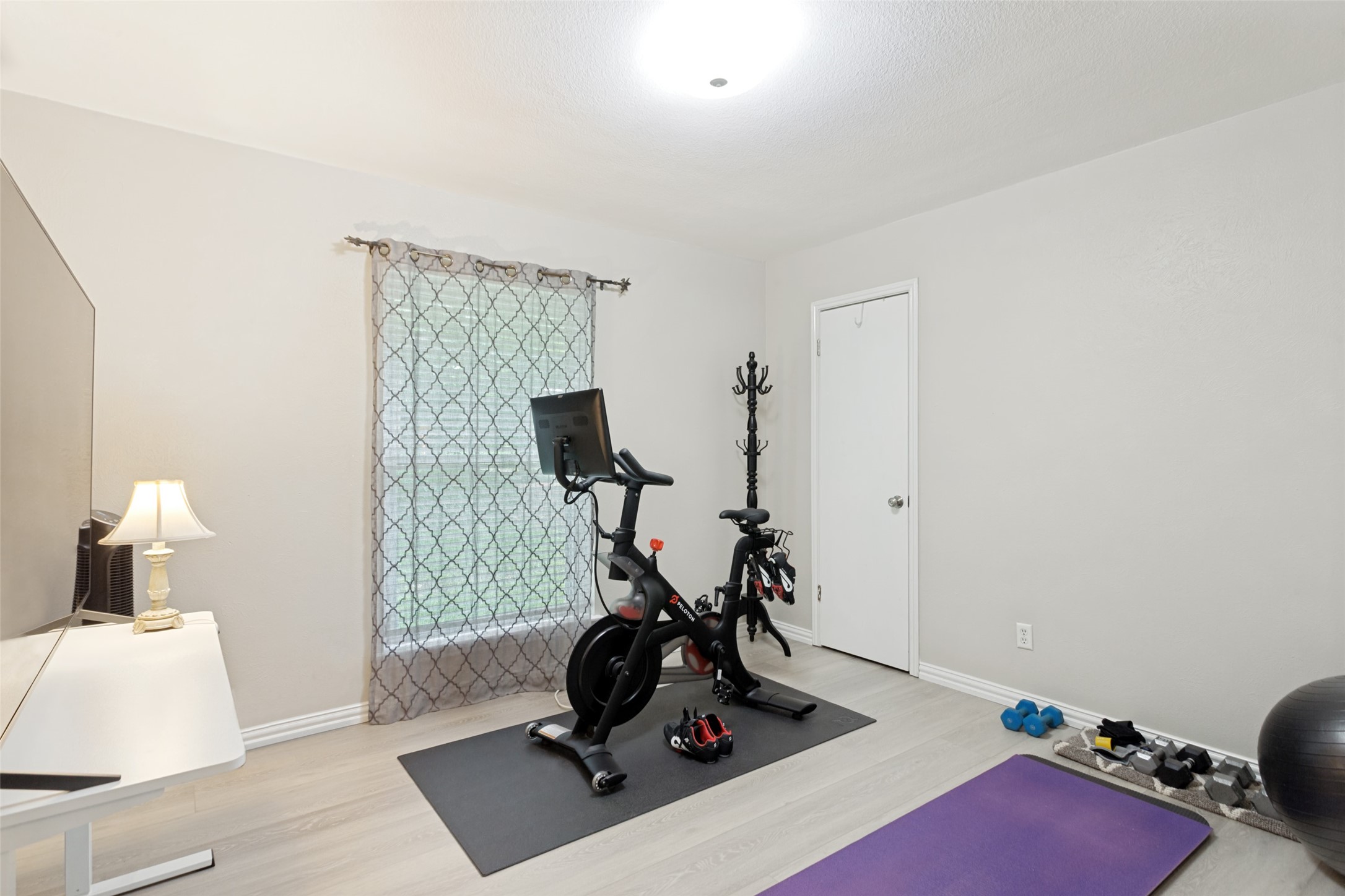 4202 Blossom Trail Arlington TX 76016
