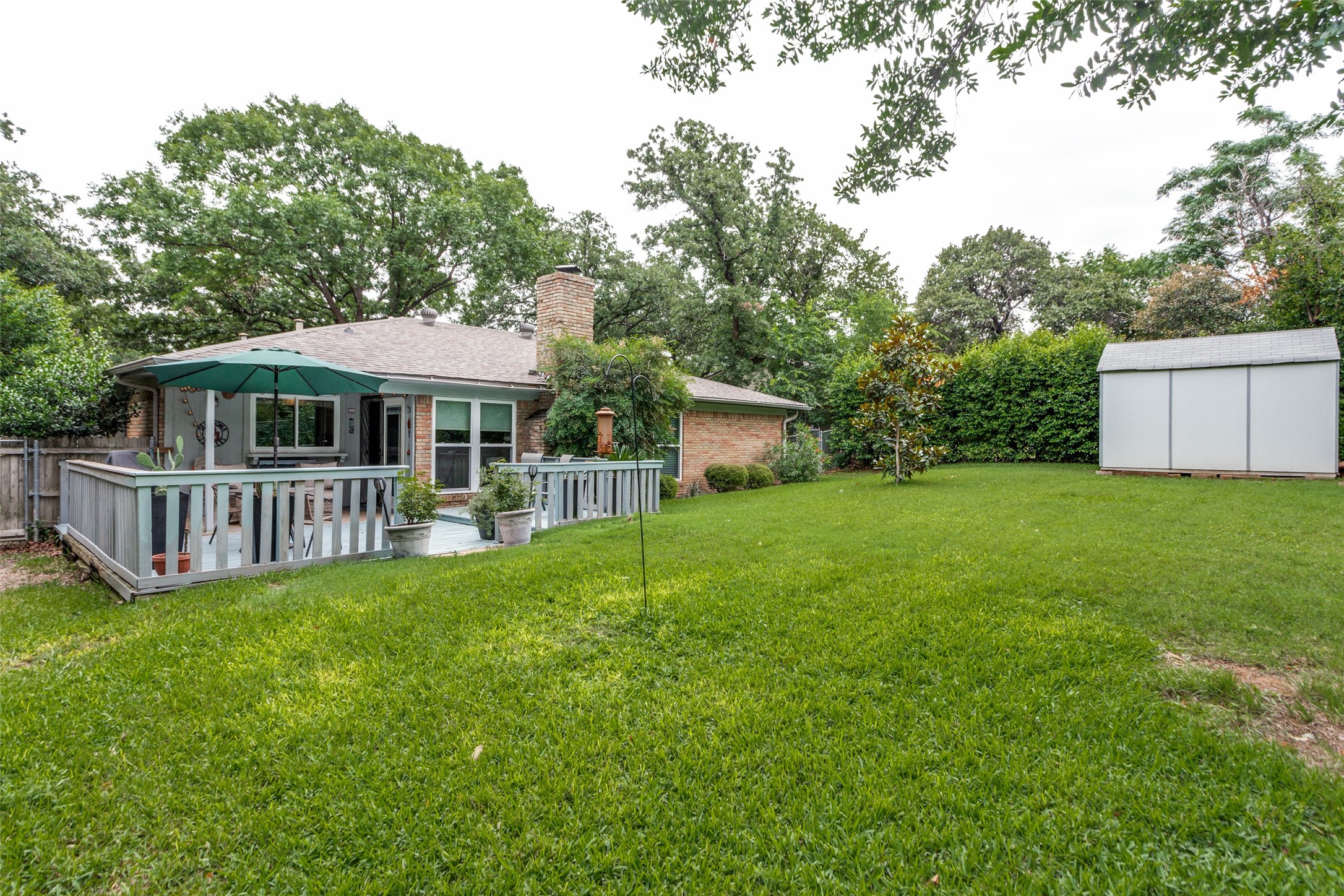 4202 Blossom Trail Arlington TX 76016