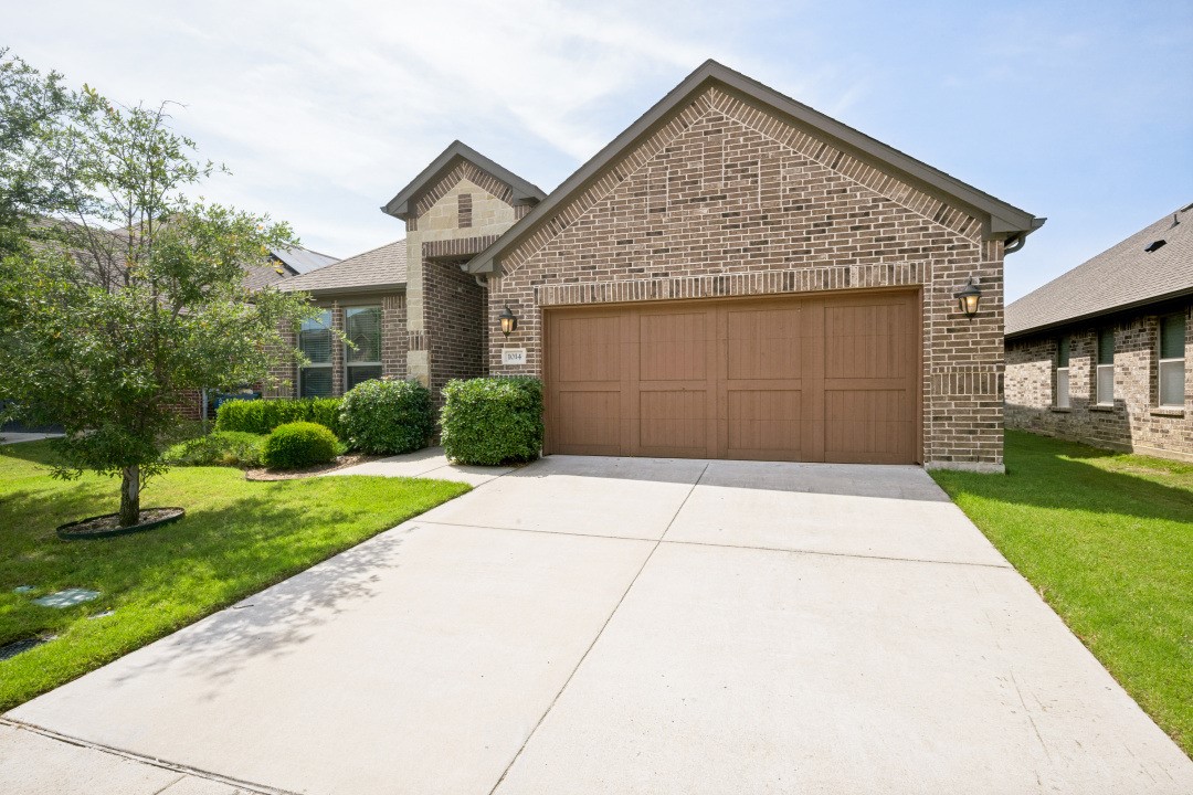1014 W Villas Court Lewisville TX 75067
