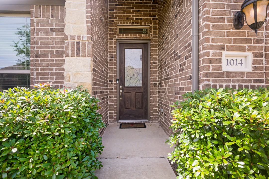 1014 W Villas Court Lewisville TX 75067
