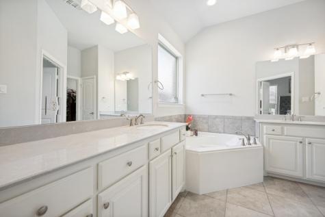 1014 W Villas Court Lewisville TX 75067