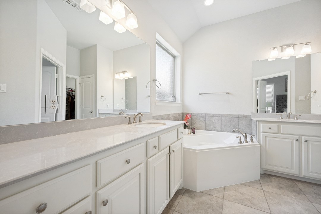 1014 W Villas Court Lewisville TX 75067