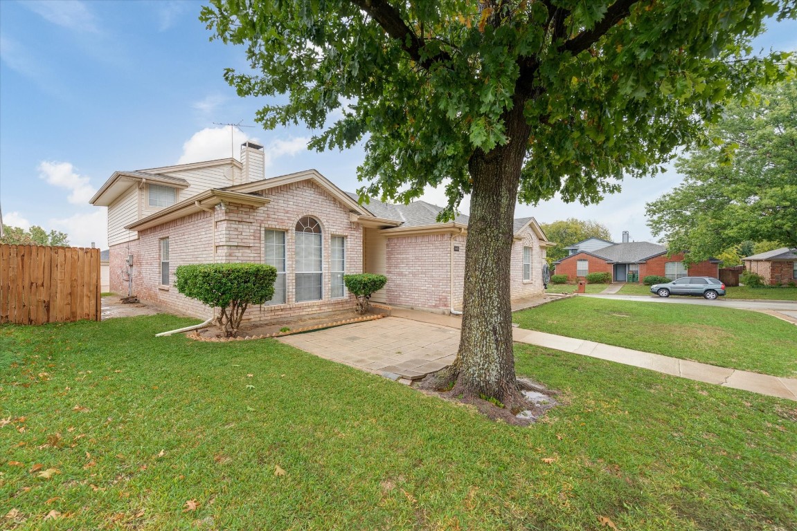 1001 Flower Drive Arlington TX 76017