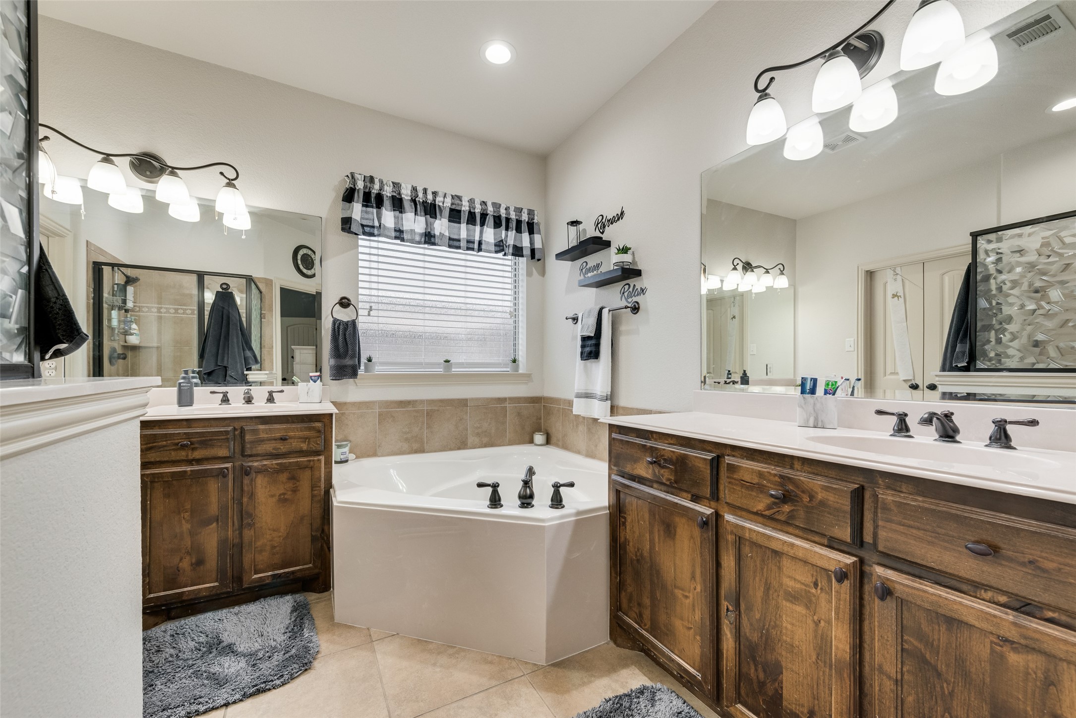 5017 W Fall Drive Midlothian TX 76065