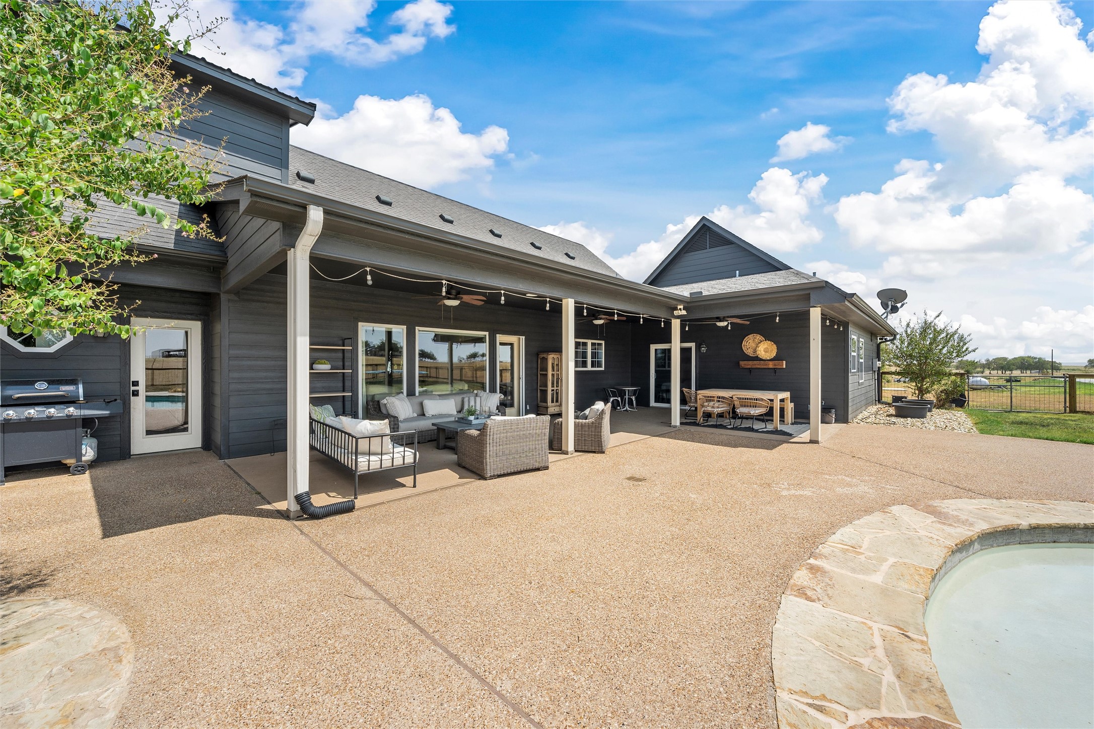 2045 Iron Bridge Road Lorena TX 76655
