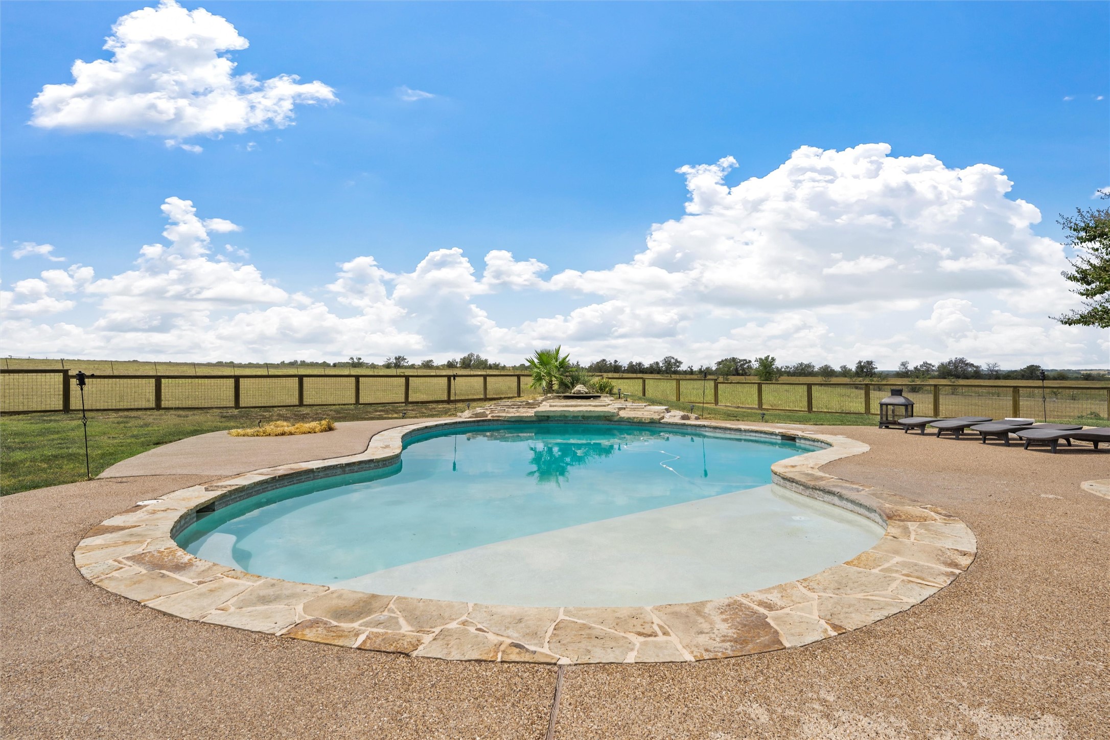 2045 Iron Bridge Road Lorena TX 76655