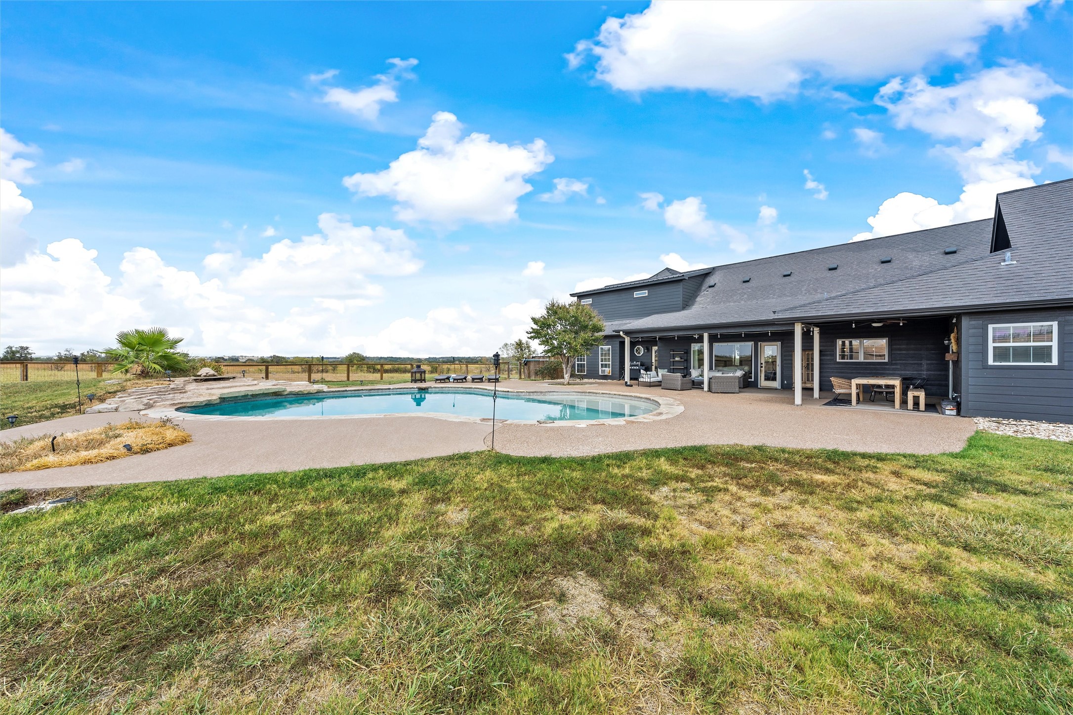 2045 Iron Bridge Road Lorena TX 76655
