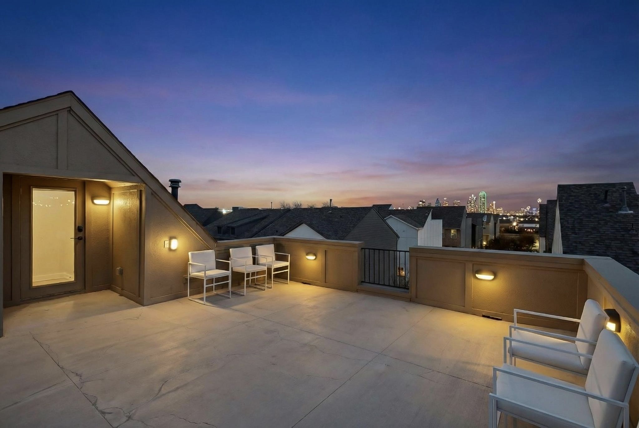 2557 Carmelita Street Dallas TX 75212
