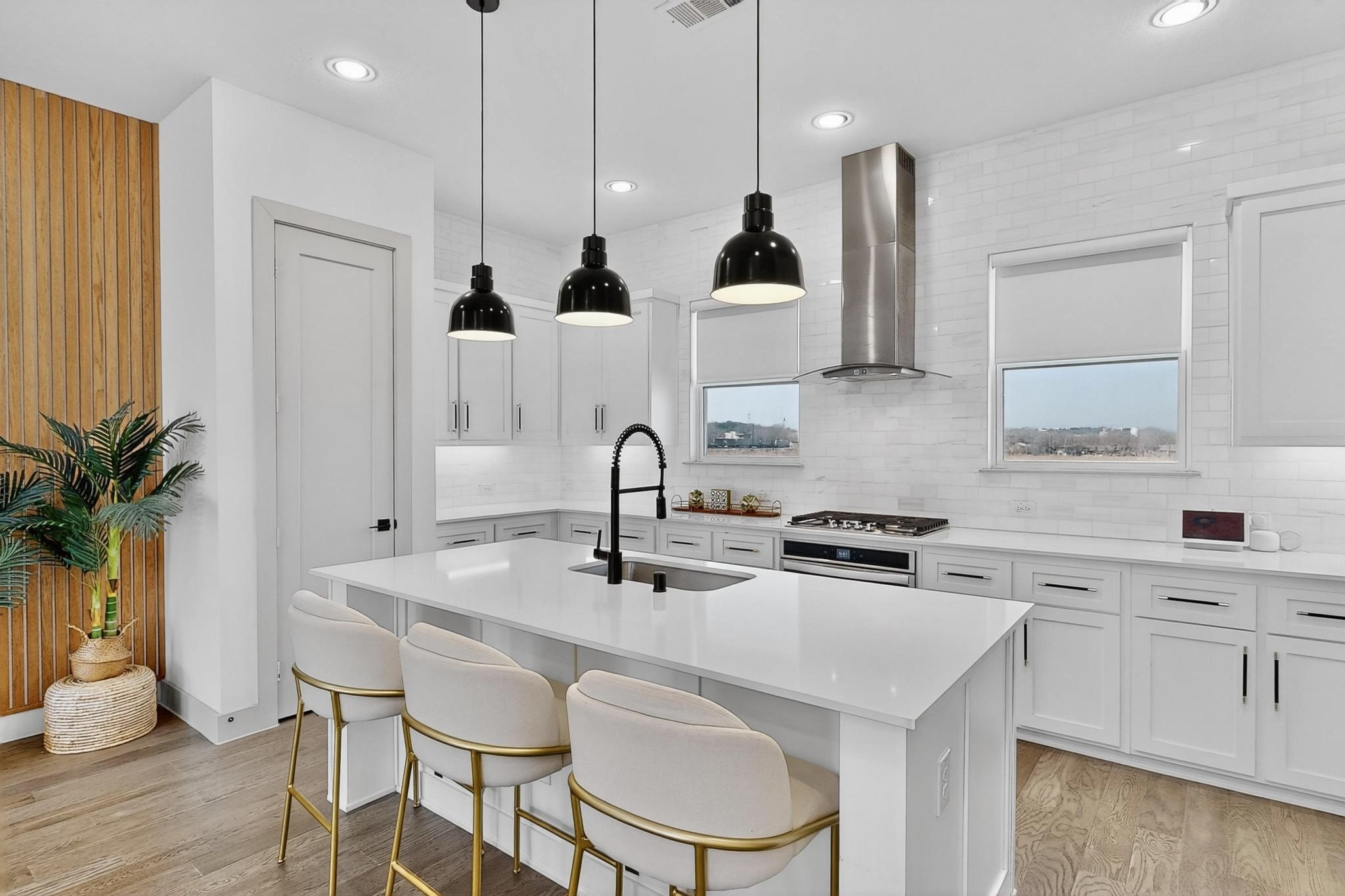 2557 Carmelita Street Dallas TX 75212