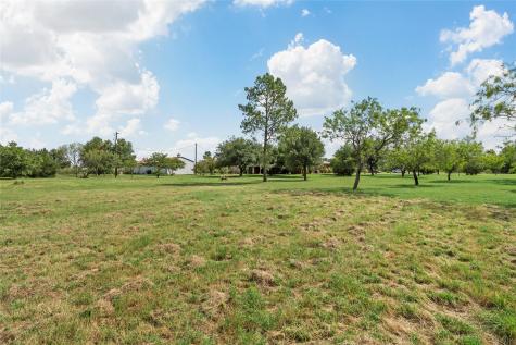 689 Lcr 662 Kosse TX 76653
