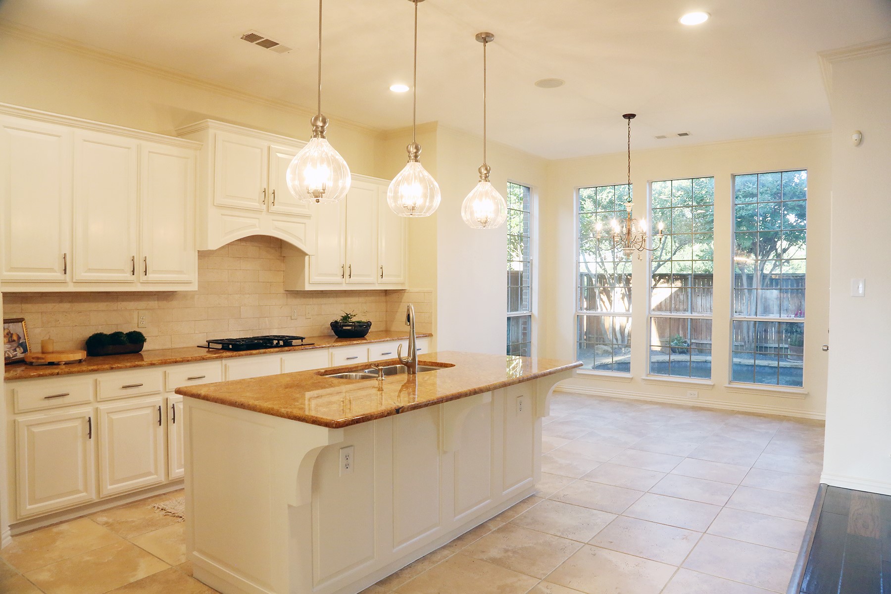 8317 Victoria Lane Lantana TX 76226