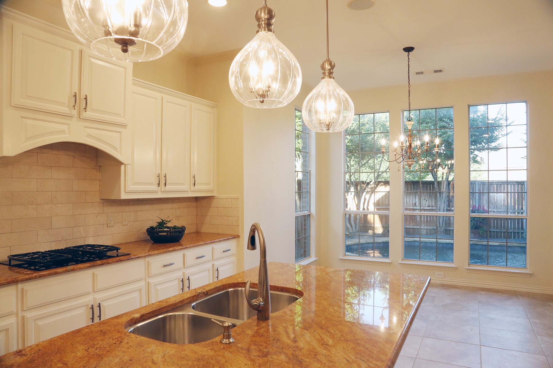 8317 Victoria Lane Lantana TX 76226