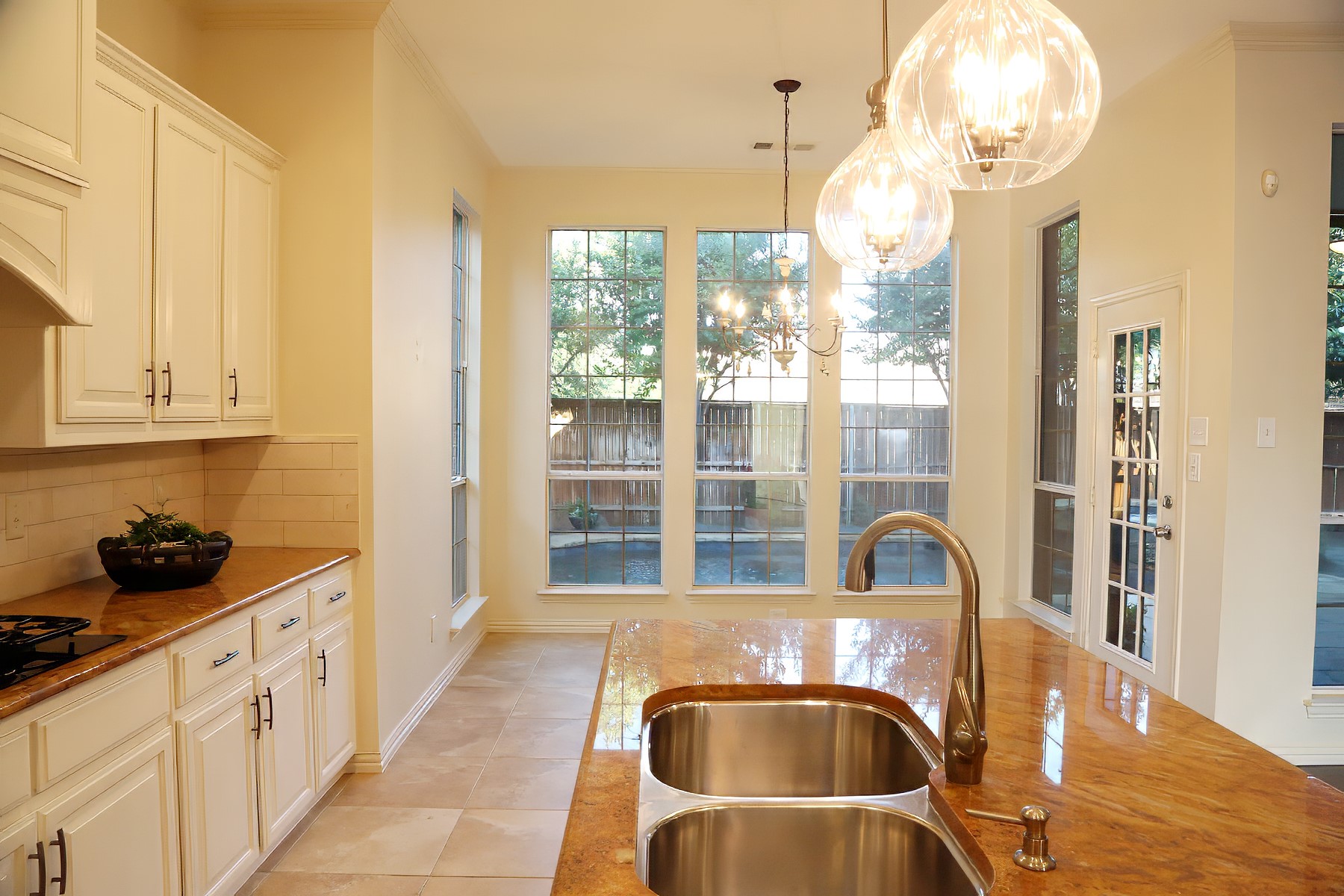 8317 Victoria Lane Lantana TX 76226
