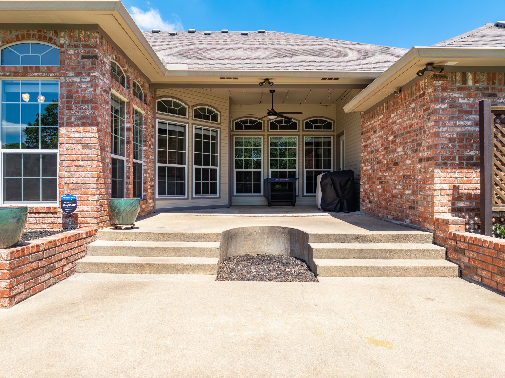 100 Twisted Oak Lane Crawford TX 76638