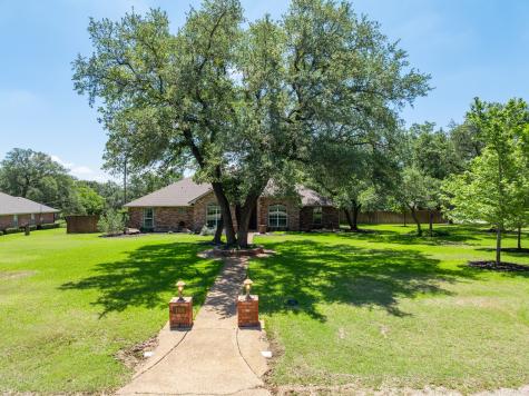 100 Twisted Oak Lane Crawford TX 76638