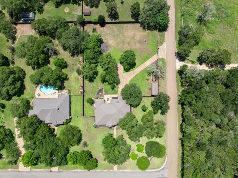 100 Twisted Oak Lane Crawford TX 76638