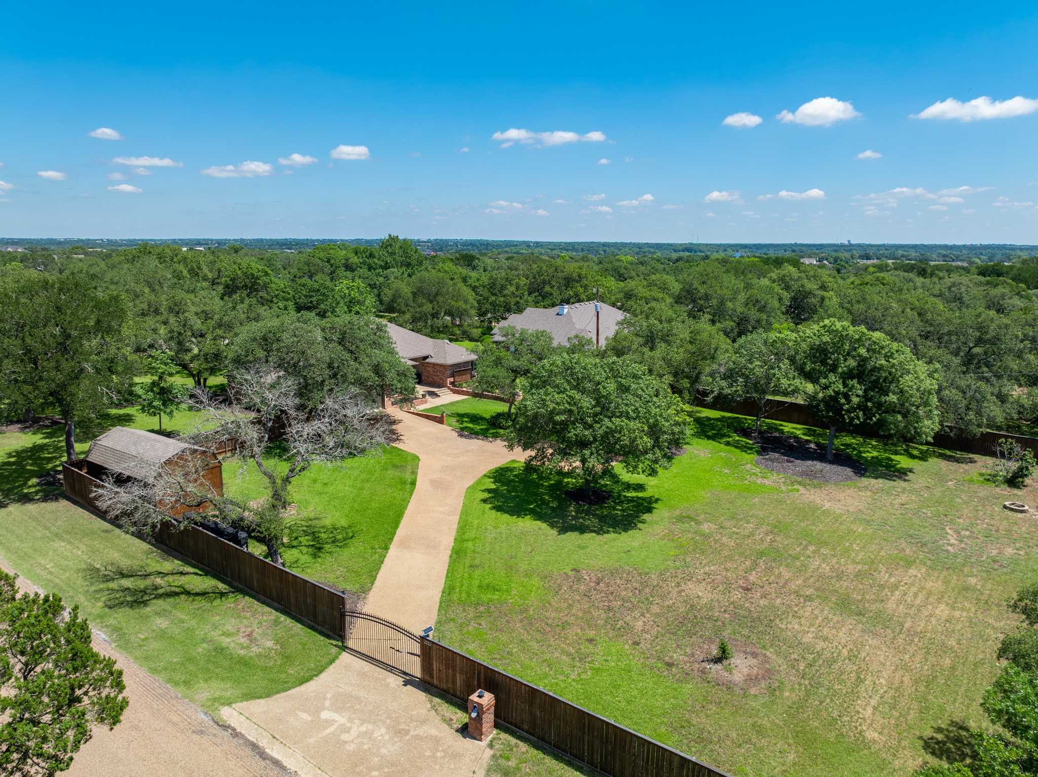 100 Twisted Oak Lane Crawford TX 76638