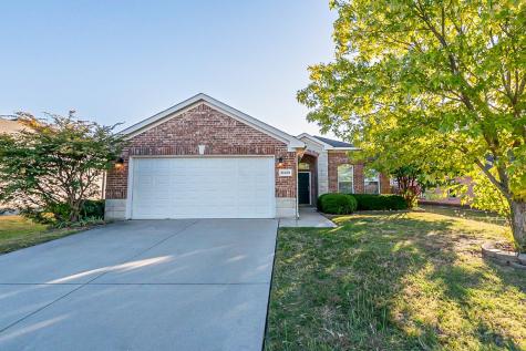 10409 Trevino Lane Benbrook TX 76126