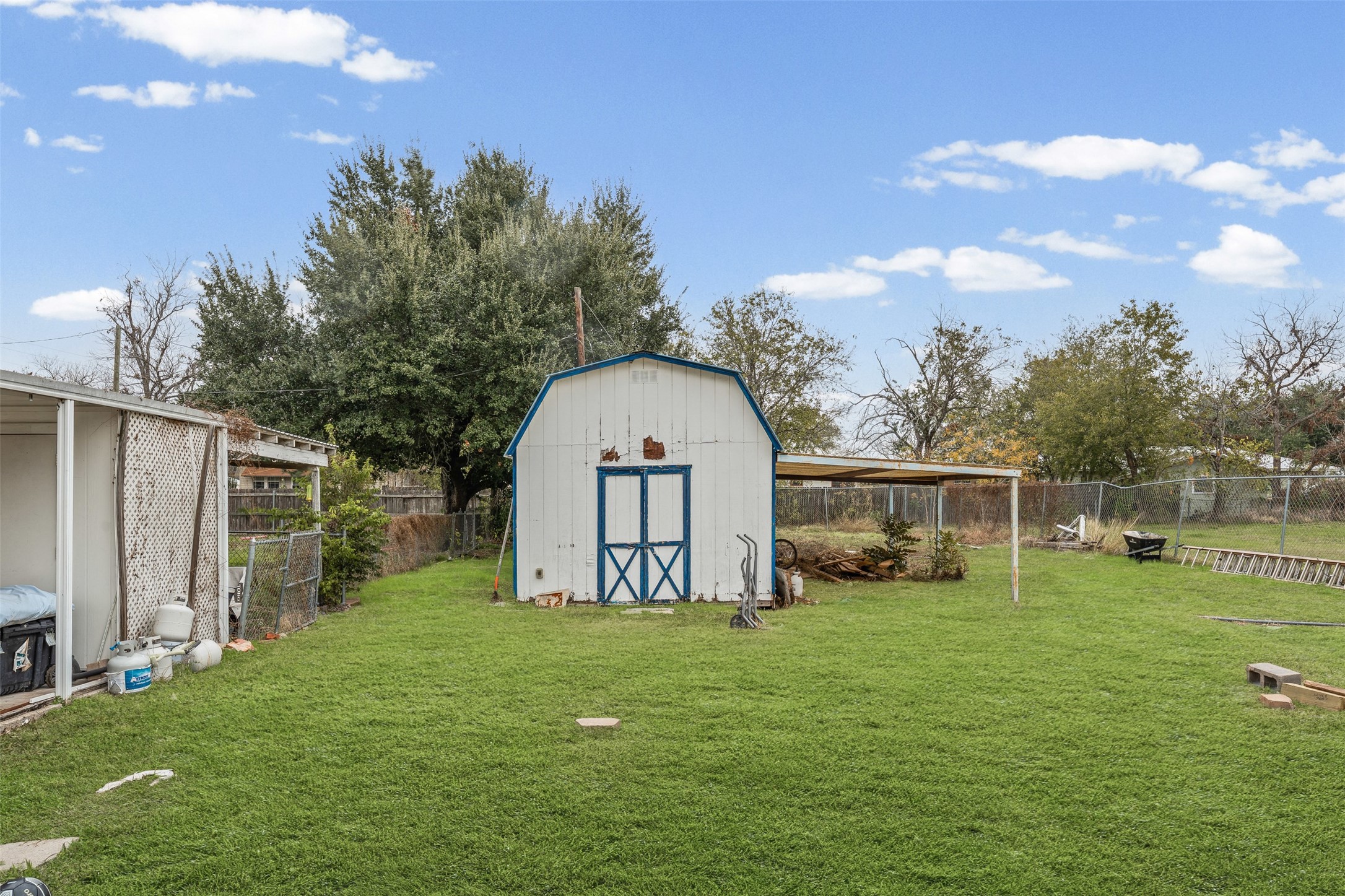 217 N 5th Street Lott TX 76656