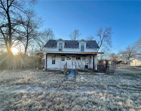 502 S Reagan Street West TX 76691
