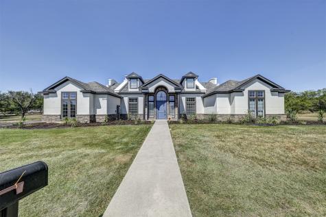 512 Flozell Adams Drive Runaway Bay TX 76426