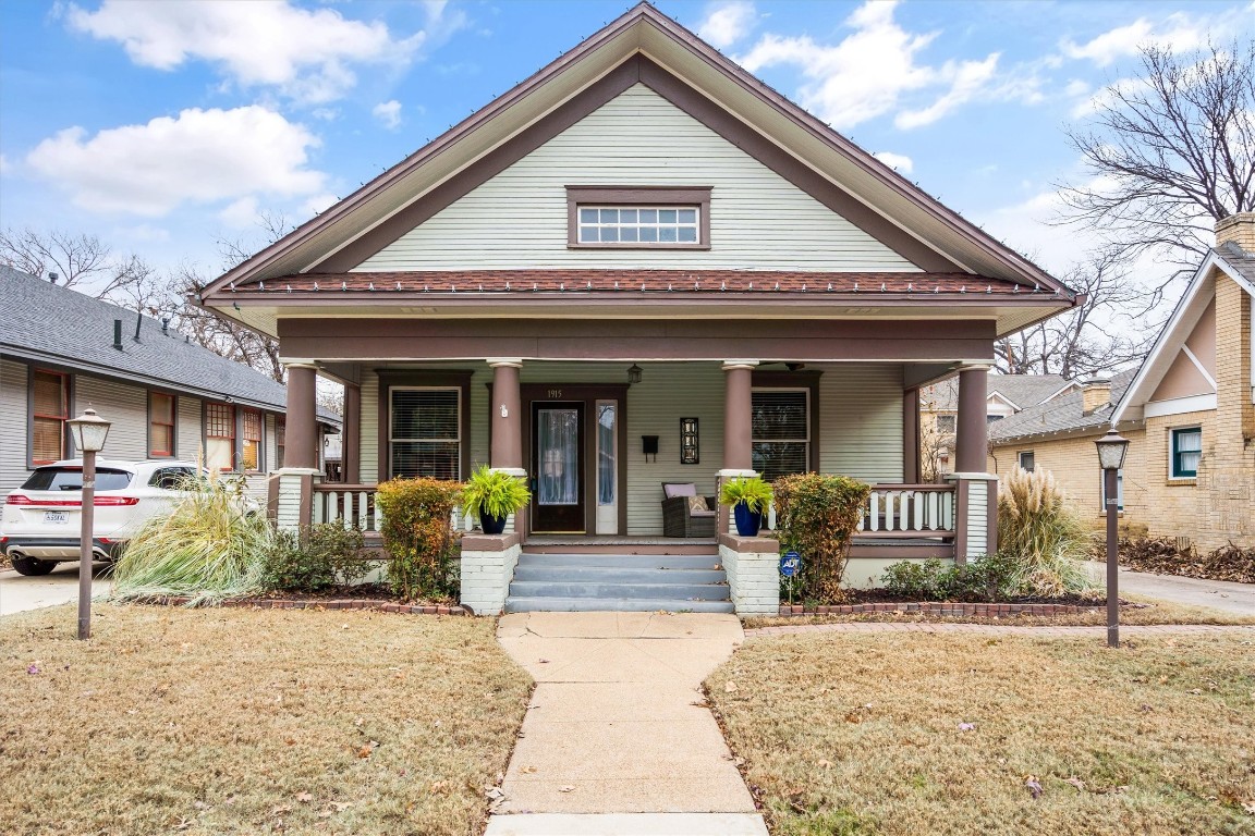 1915TH Avenue Fort Worth TX 76110