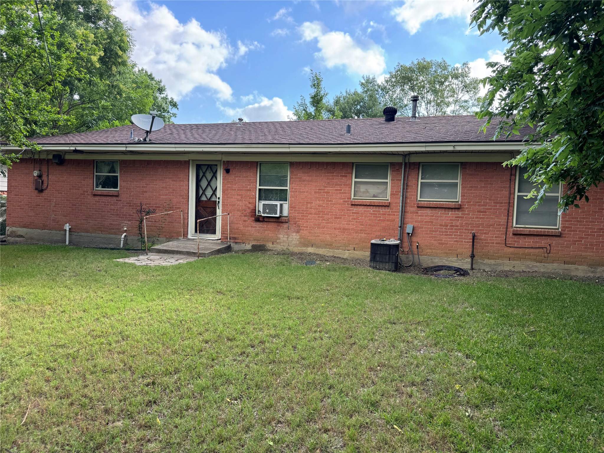 1407 Nichols Street Ennis TX 75119