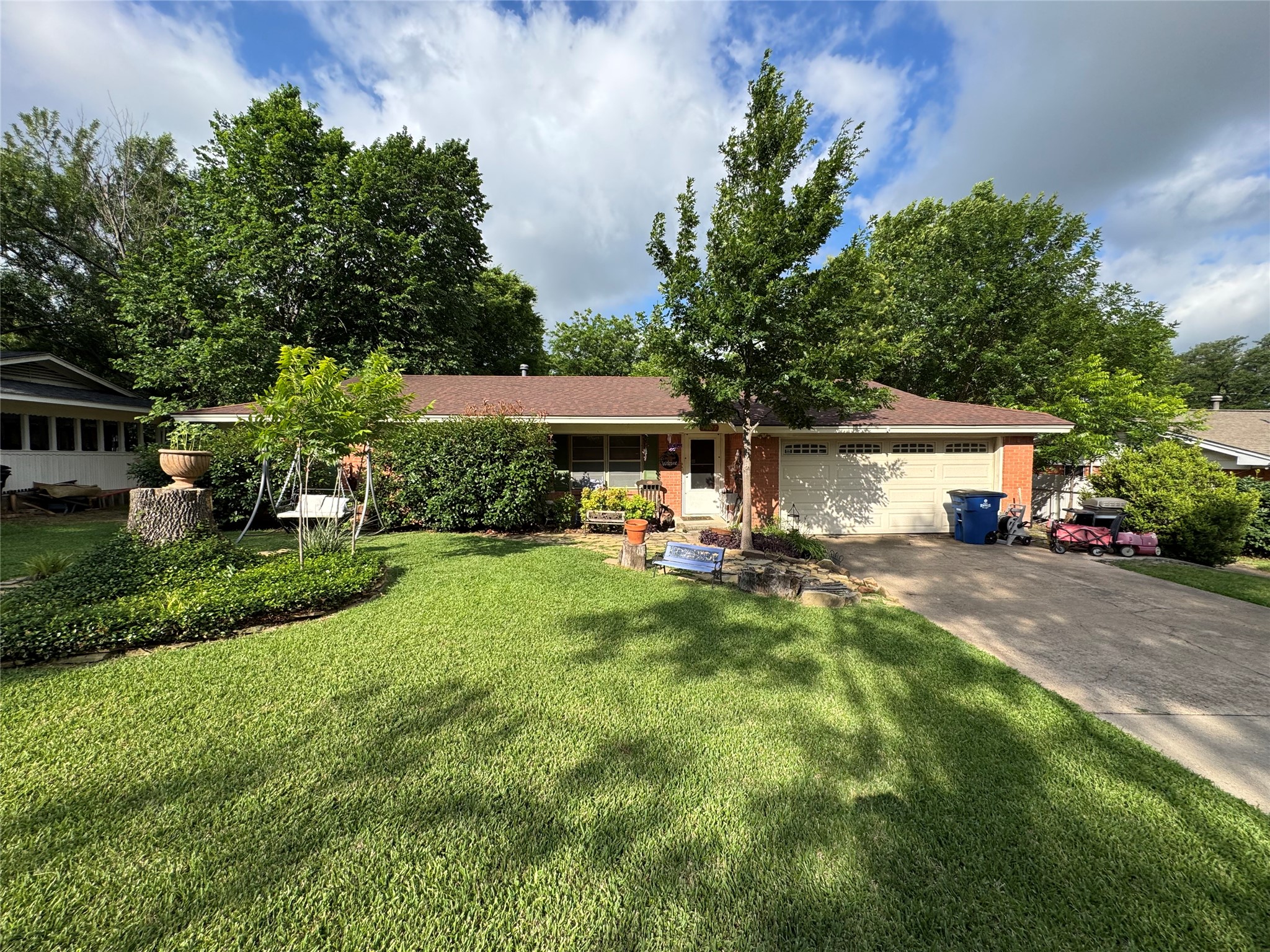 1407 Nichols Street Ennis TX 75119