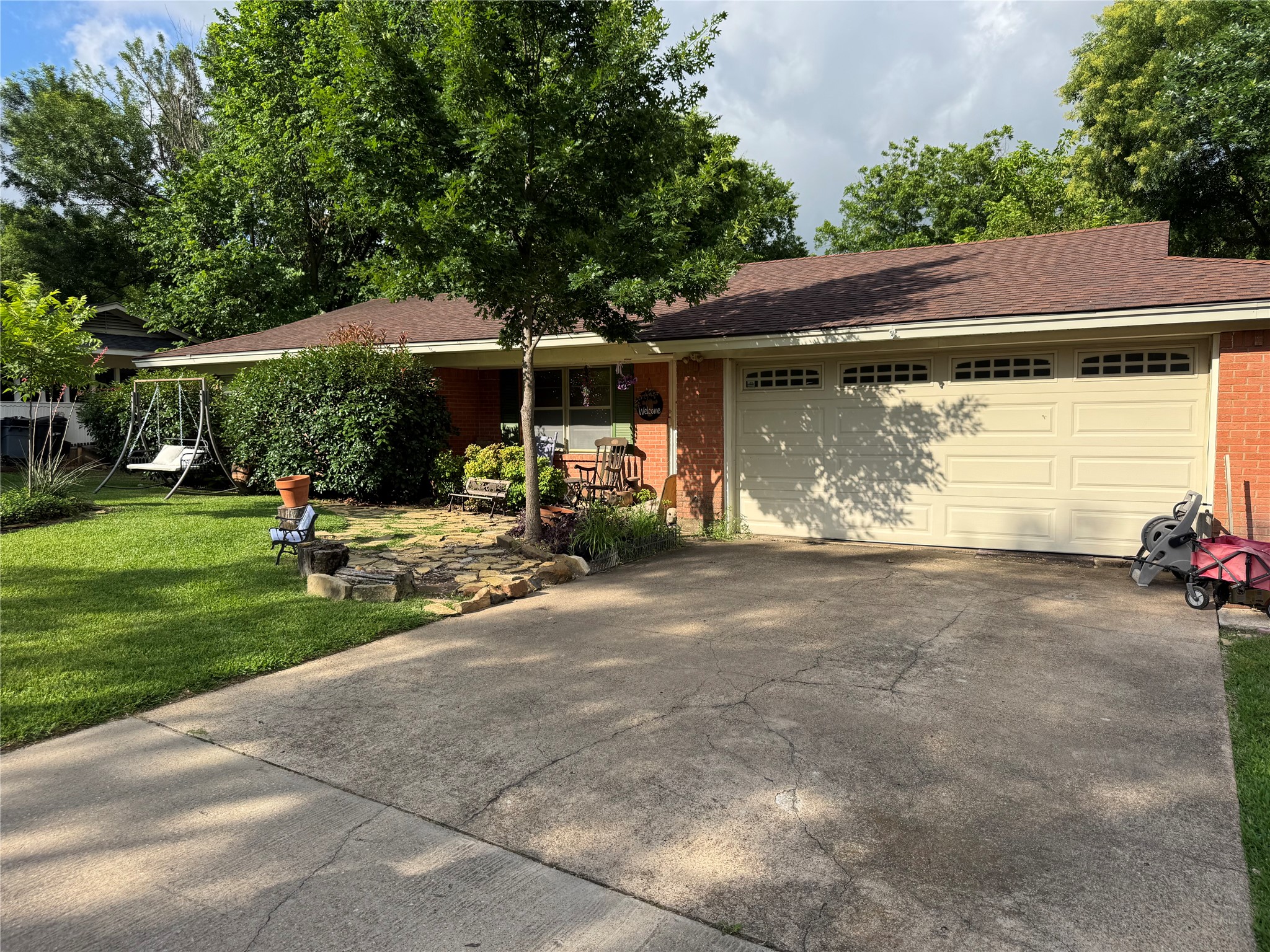1407 Nichols Street Ennis TX 75119