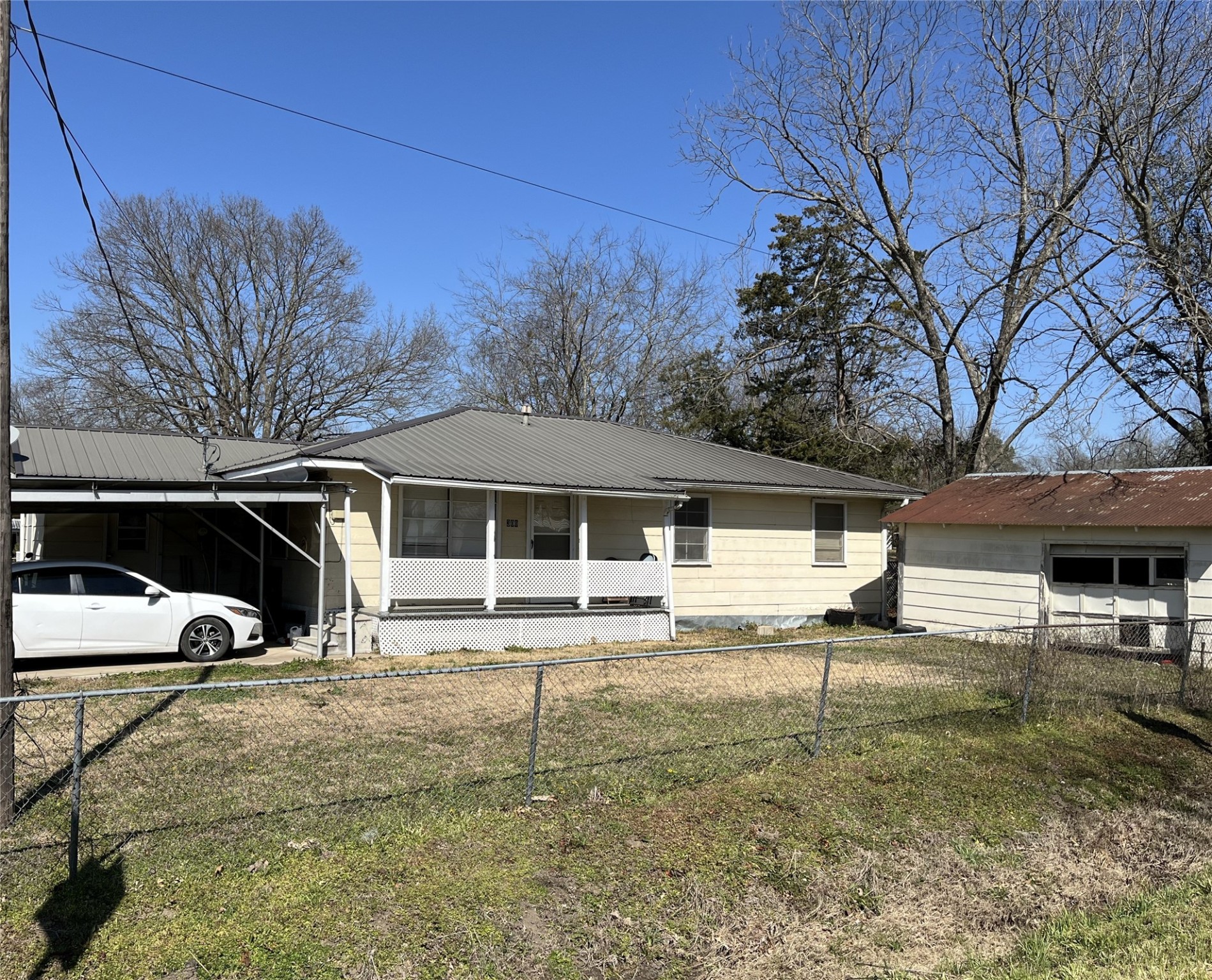 300 Clarksdale Street Deport TX 75435