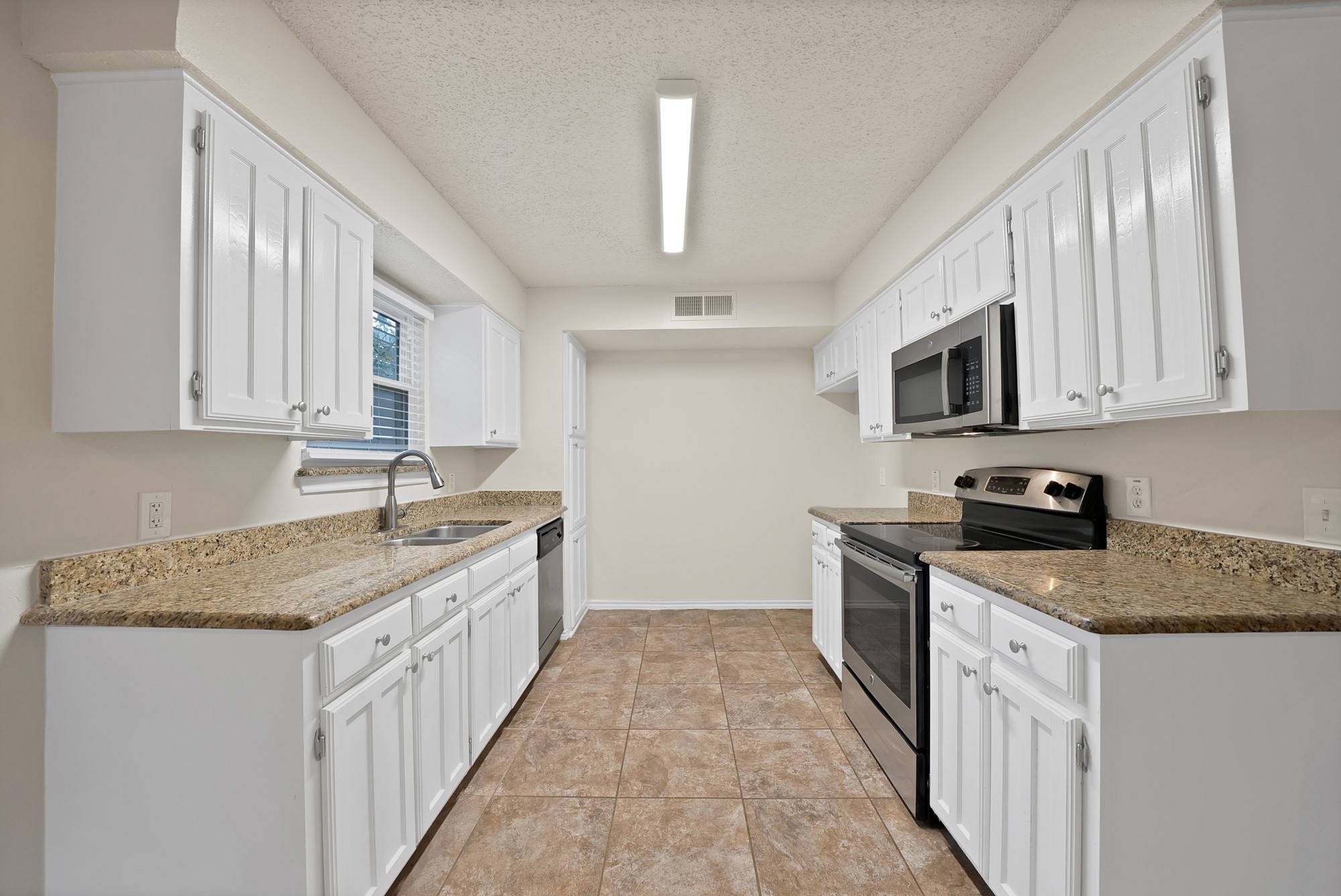 4807 Crestmont Court Arlington TX 76017