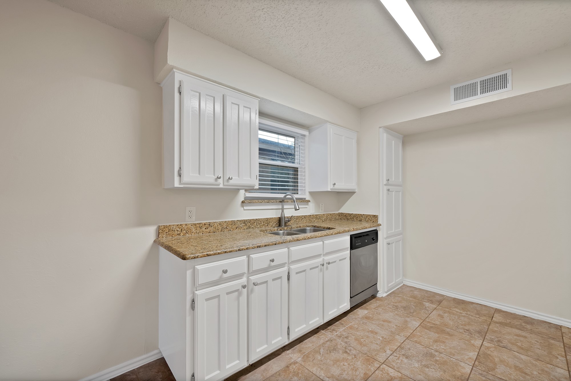 4807 Crestmont Court Arlington TX 76017