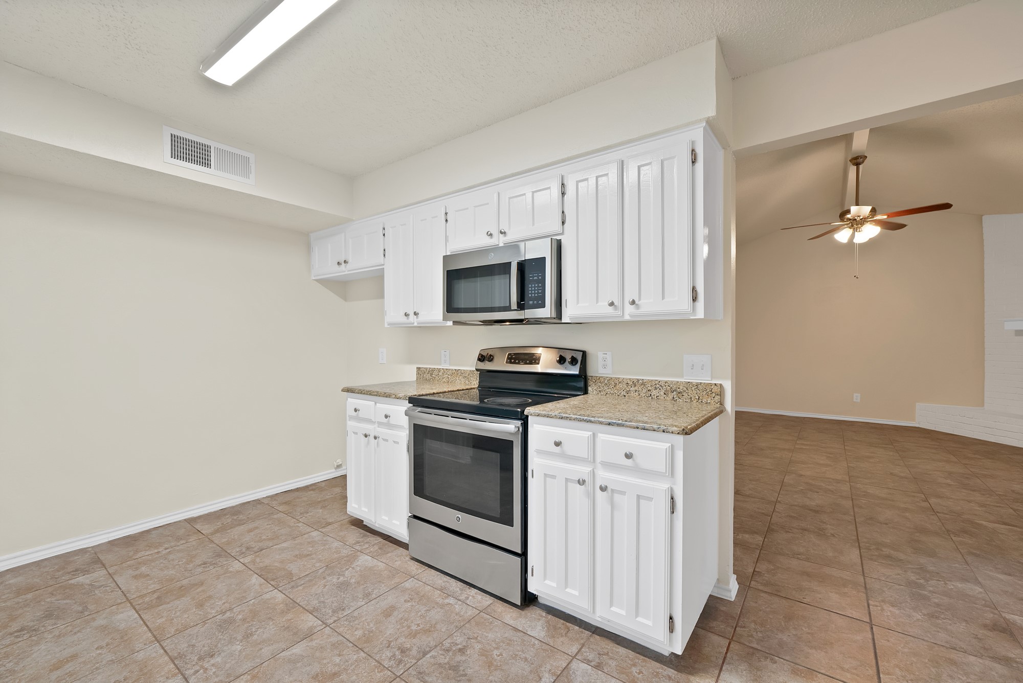 4807 Crestmont Court Arlington TX 76017
