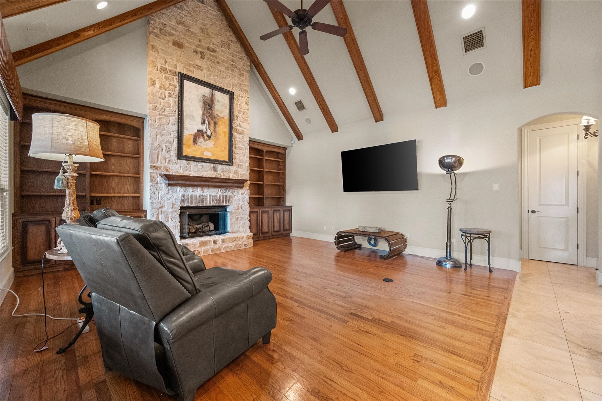 5904 St Ives Court Arlington TX 76017