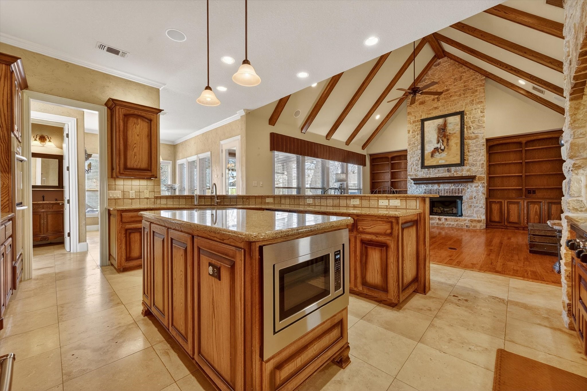 5904 St Ives Court Arlington TX 76017