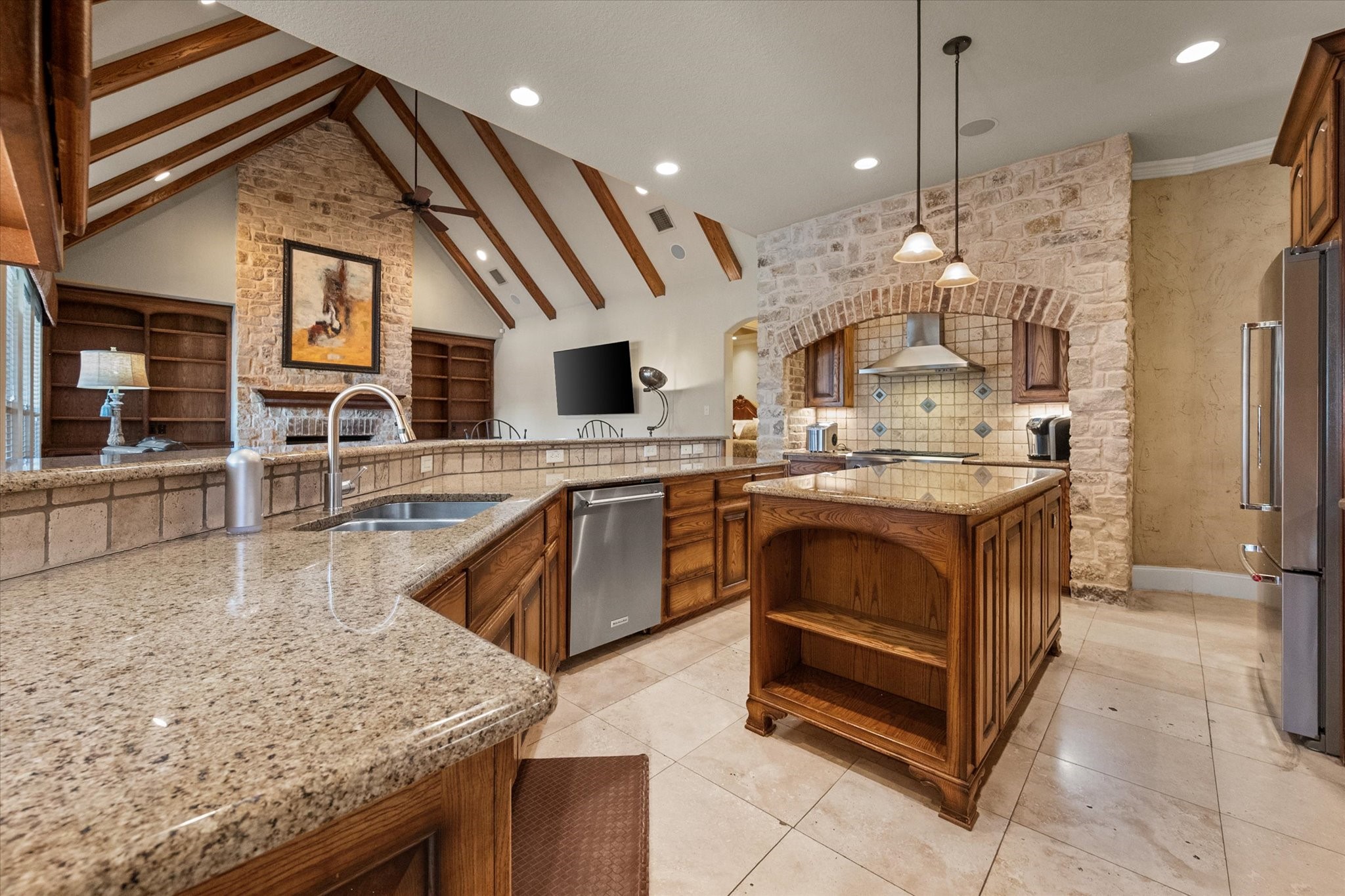 5904 St Ives Court Arlington TX 76017