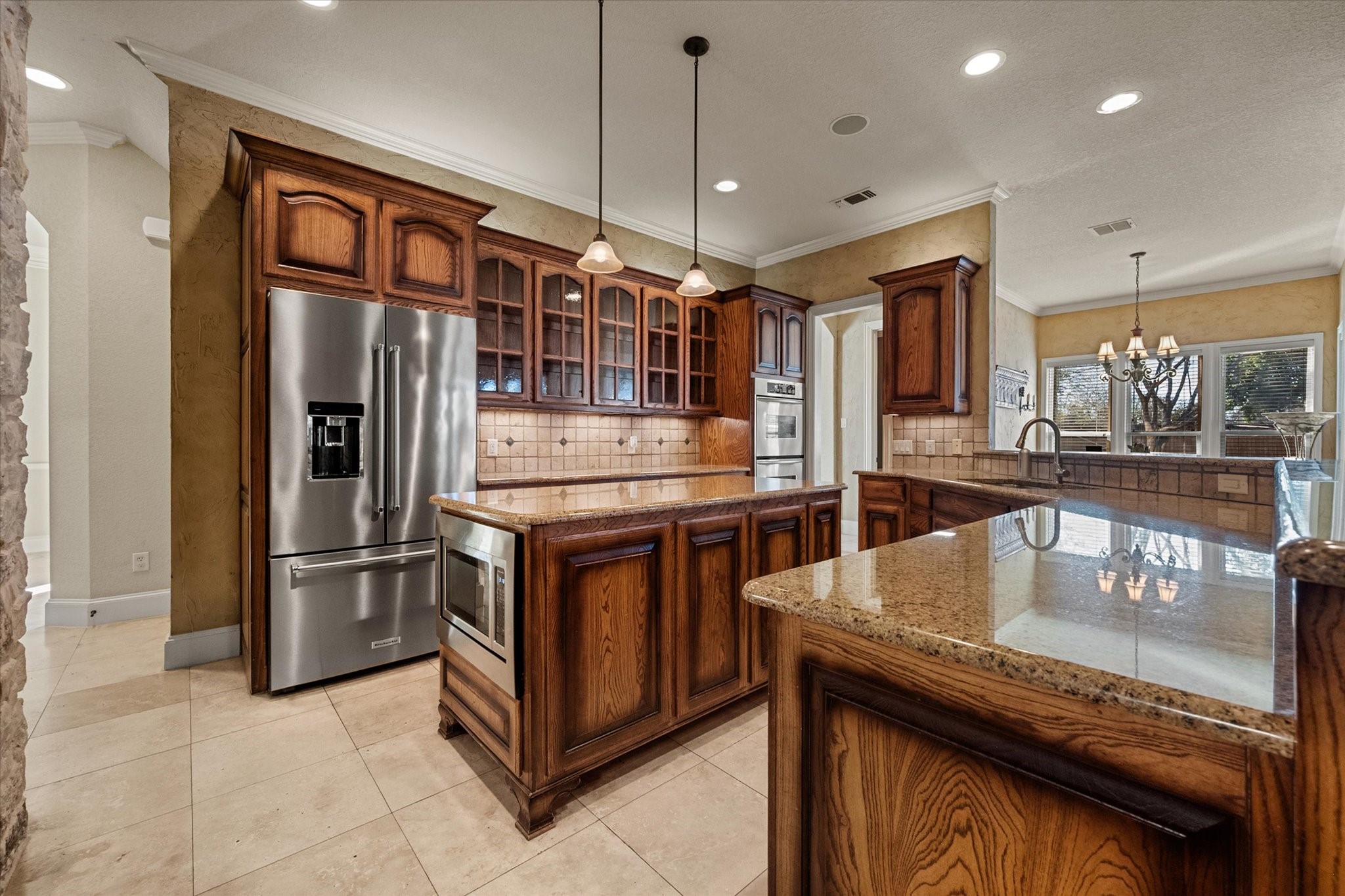 5904 St Ives Court Arlington TX 76017