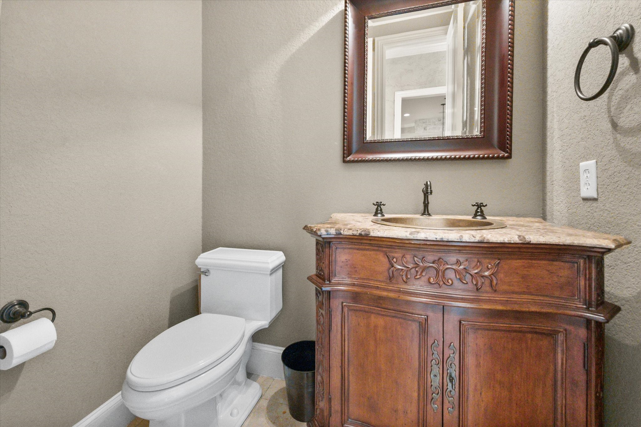 5904 St Ives Court Arlington TX 76017