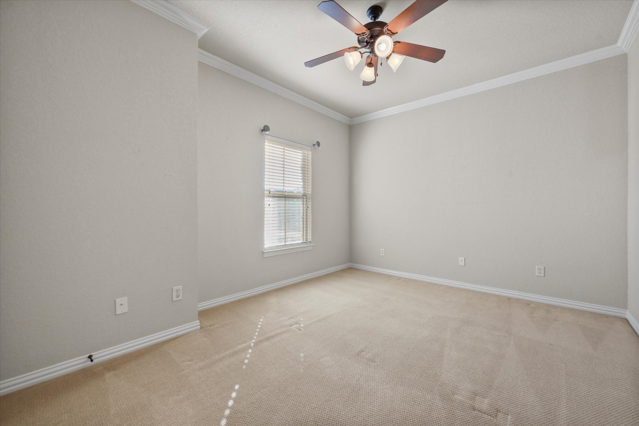 5904 St Ives Court Arlington TX 76017
