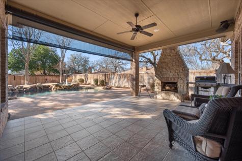 5904 St Ives Court Arlington TX 76017