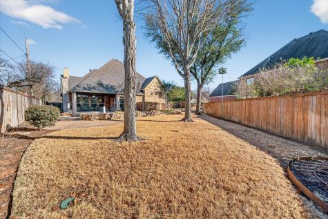 5904 St Ives Court Arlington TX 76017