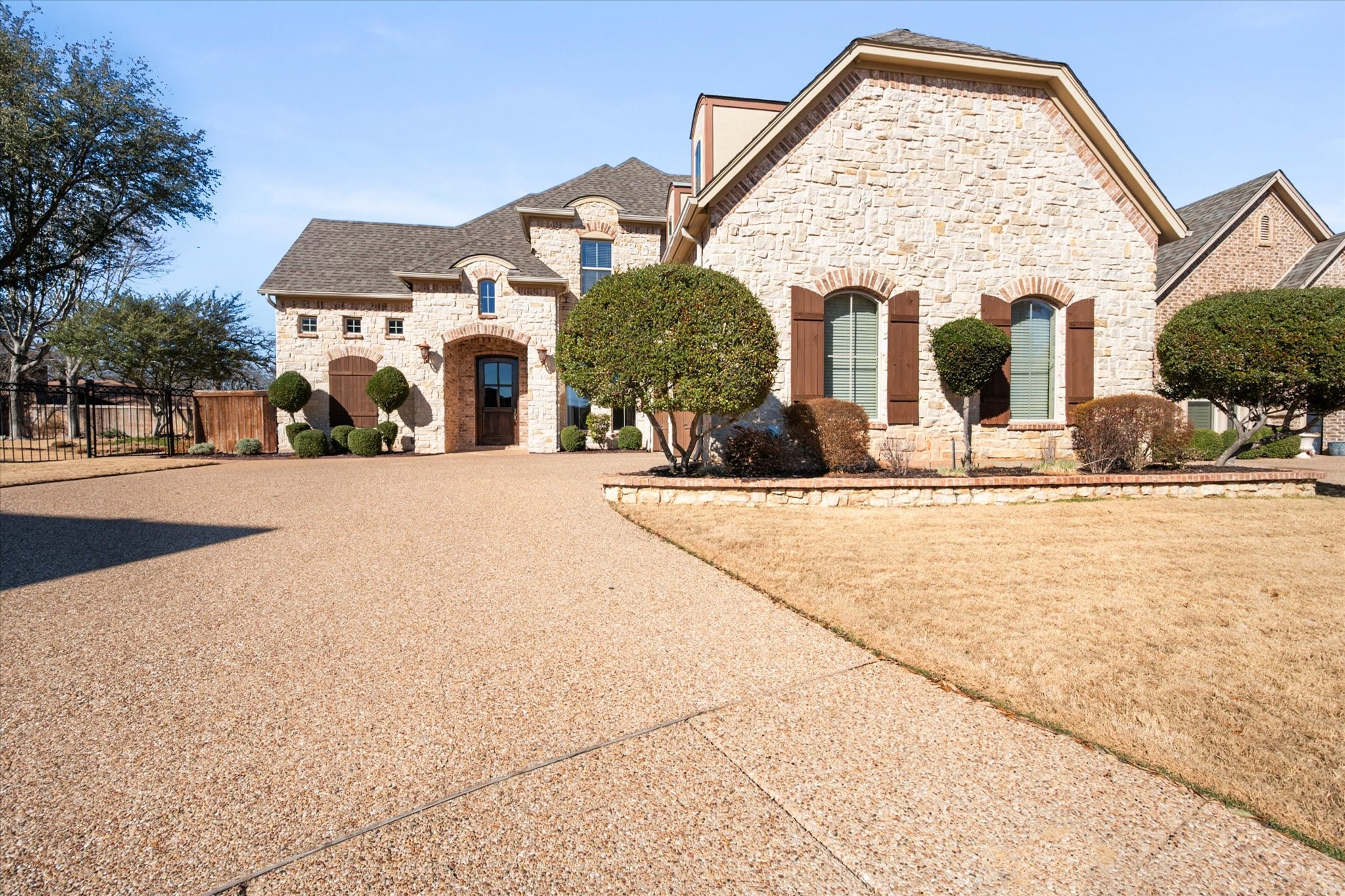 5904 St Ives Court Arlington TX 76017