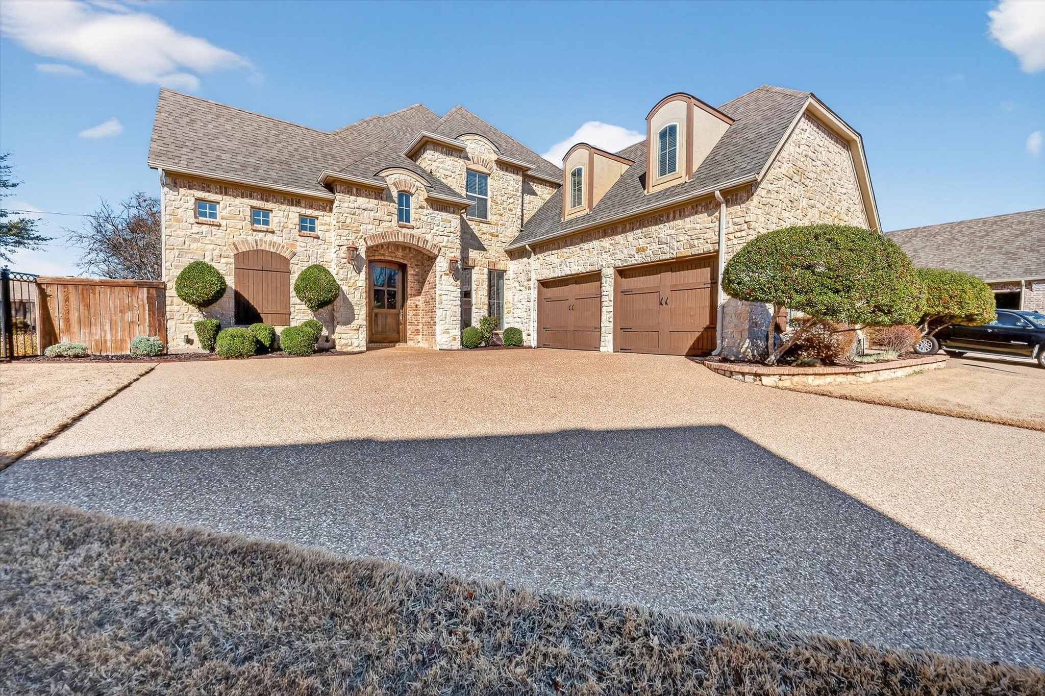 5904 St Ives Court Arlington TX 76017