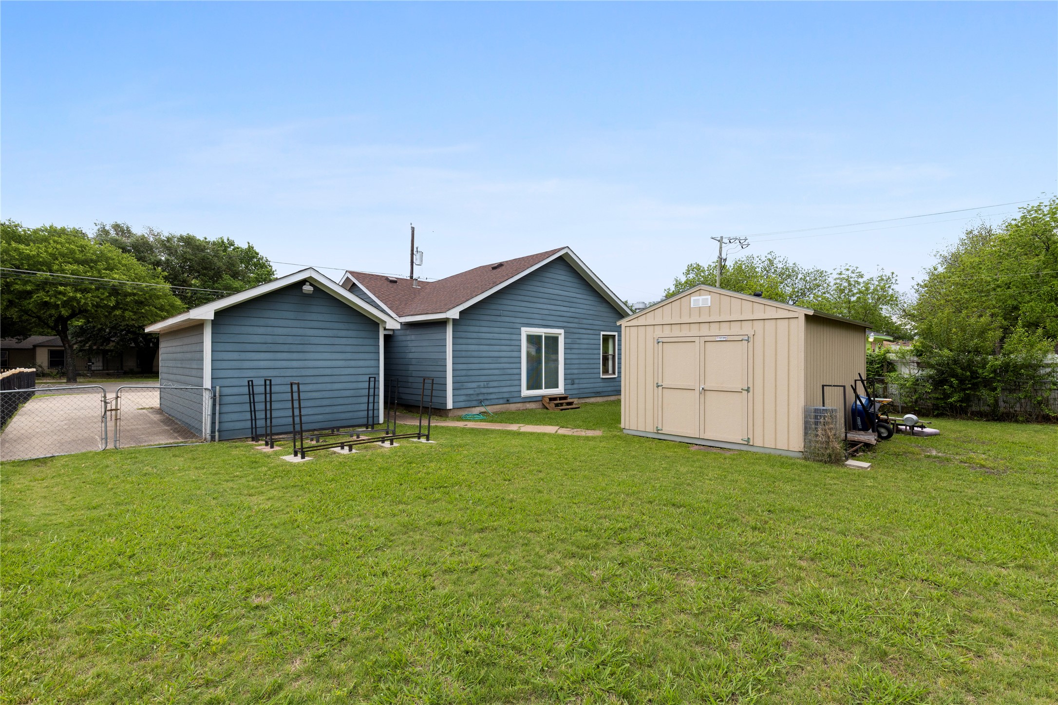 1109 N Jim Miller Road Dallas TX 75217