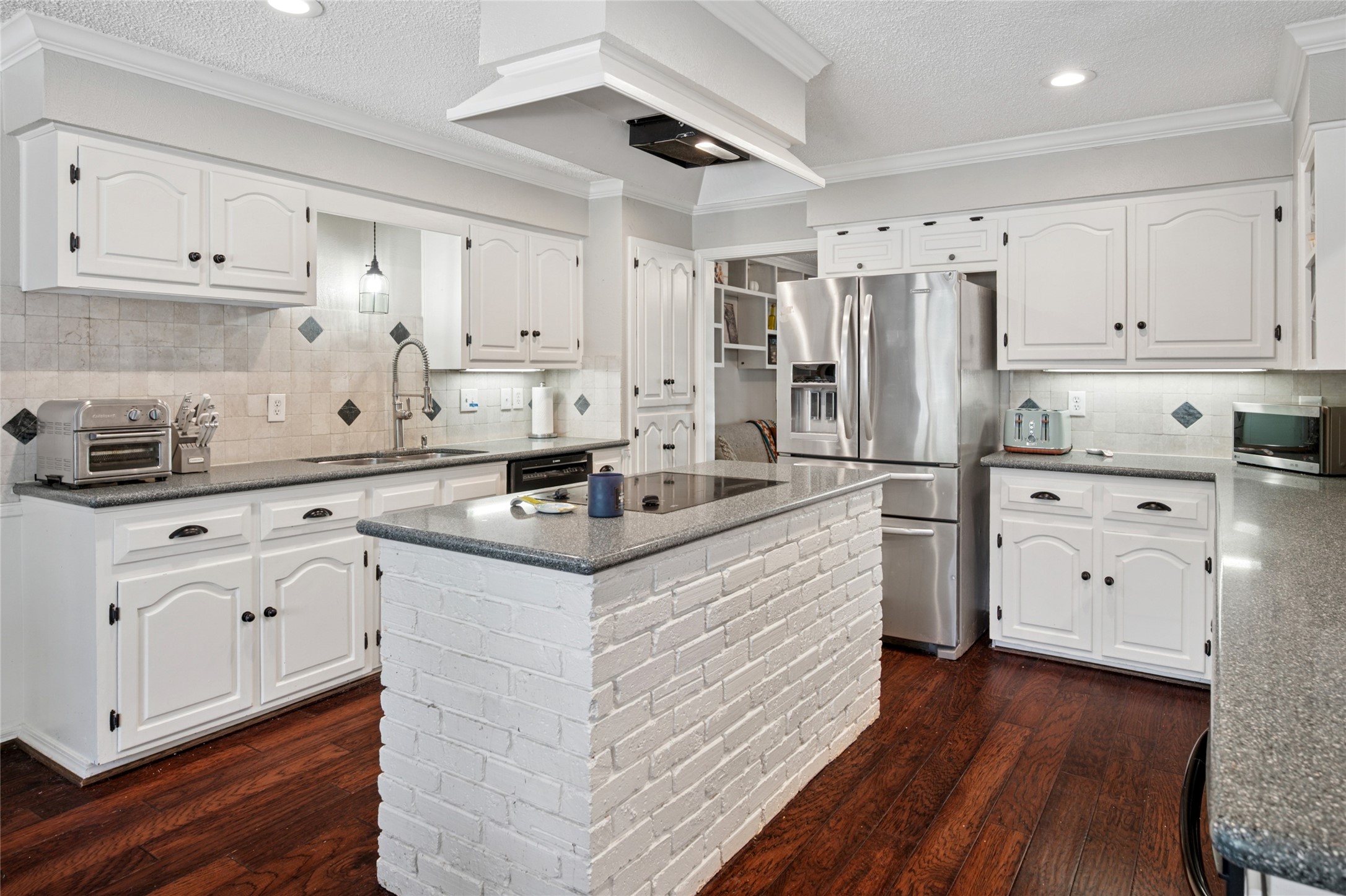 2705 Prairie Creek Court Plano TX 75075
