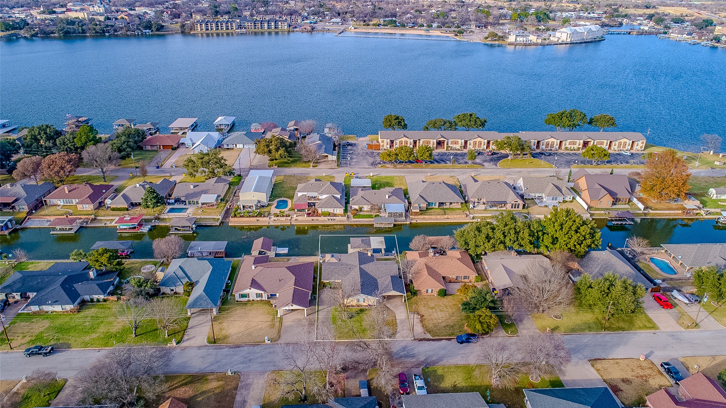 704 Tahiti Drive Granbury TX 76048