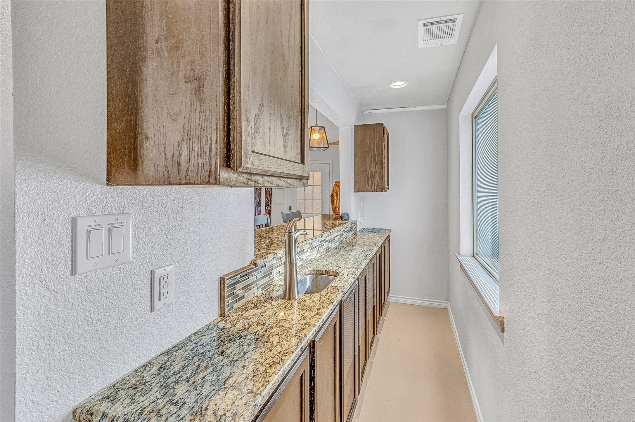 704 Tahiti Drive Granbury TX 76048