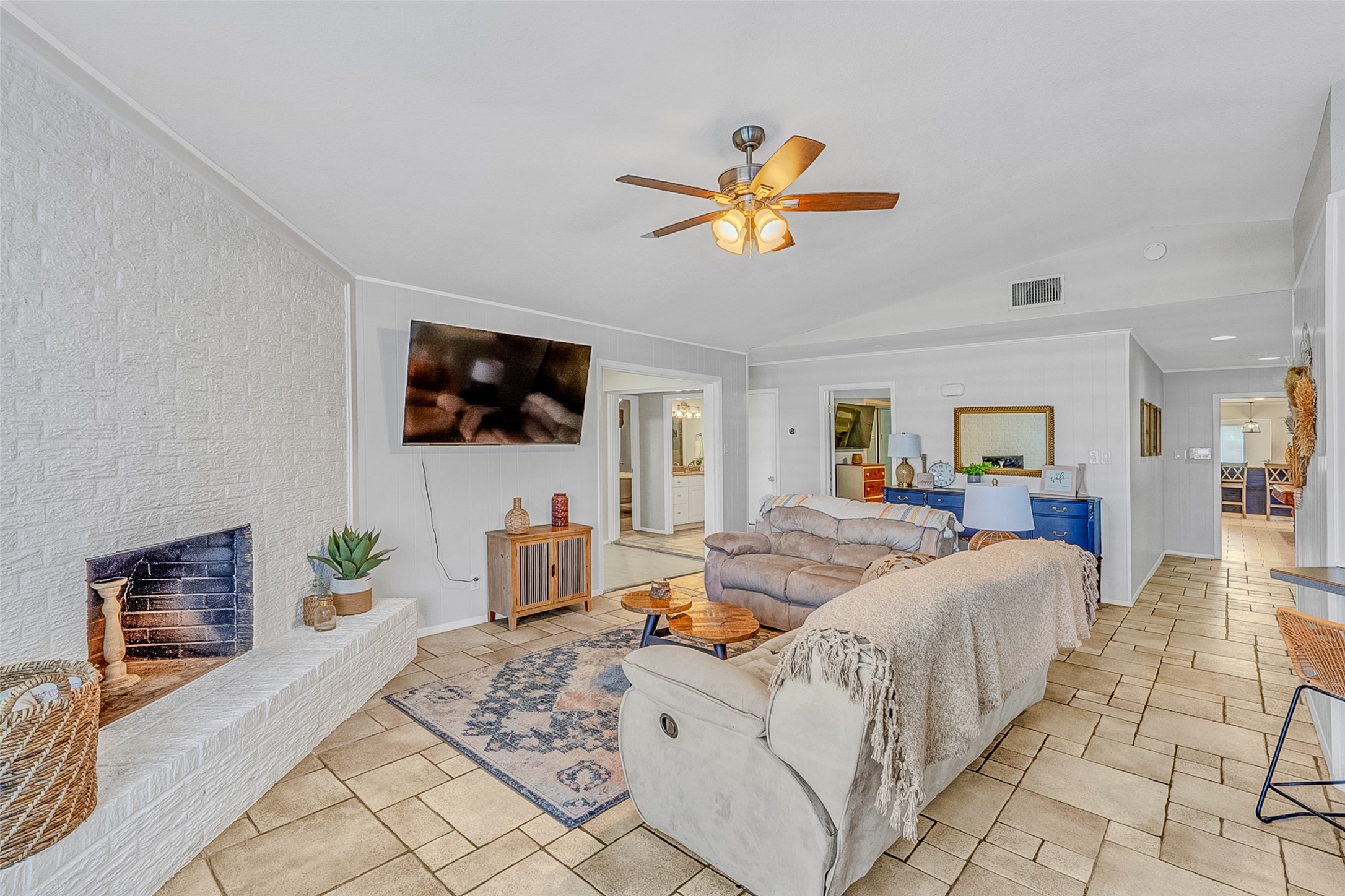 704 Tahiti Drive Granbury TX 76048